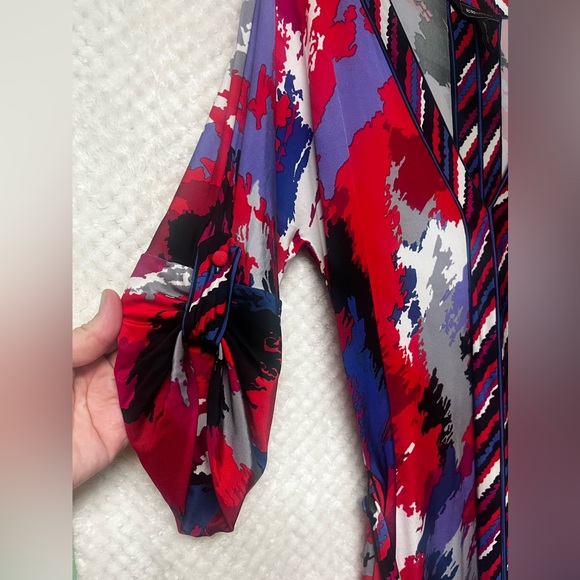 BCBGMaxAzria Brushstroke Red and Blue Dress Stretch Waist Tie V Neckline Medium - Picture 3 of 12